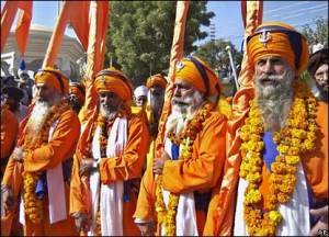 guru_pakistan1_ap416[1]