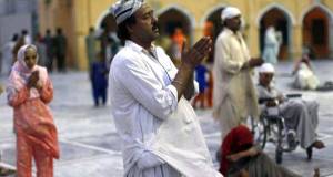 sikhs_praying_325 sikhs_praying_325