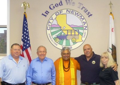 Just before the Newman City Council Hindu invocation, from left to right, are— Councilmember Nicholas Candea, Mayor Pro Tem Robert Martina, Hindu statesman Rajan Zed, Mayor Ed Katen and Councilmember Roberta Davis.
