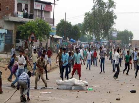 Public Protest with the body of the gang rape victim, in a demand to arrest and punish  Muslim Perpetrators.