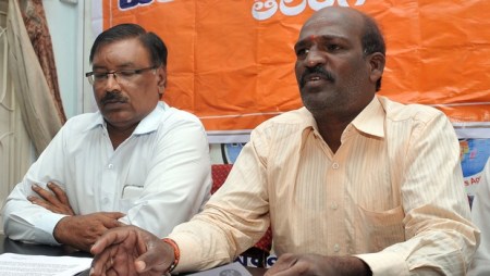 Hindu Vahini Telangana state president Uppala Raju (right) and Hyderabad unit head Prabhakar Reddy speaking at a press conference in Hyderabad on Friday | Pic. A RADHAKRISHNA, NIE.