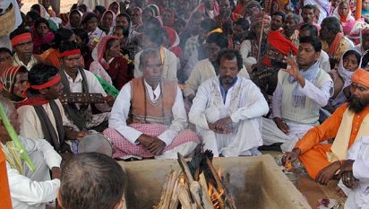 At least 150 tribals were converted to Hinduism at Khoramdanga village in Bengal’s Birbhum district on Wednesday. (Surajit Ghosh Hazra/ HT Photo)