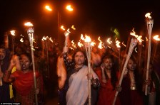 2626FC8300000578-2971508-Torches_raised_This_crowd_of_women_marched_through_Dhaka_Friday_-a-59_1425059963611