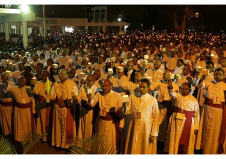 Latin-rite bishops who form the Conference of Catholic Bishops of India (CCBI) leading a candlelit procession in Bangalore, Feb. 6. - RV.