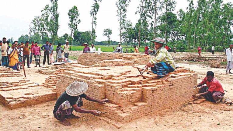 The relics of an 1100-year-old Hindu temple at Maherpur village in Bochaganj upazila, Dinajpur. A team of archaeologists from Jahangirnagar University is now excavating the site. Photo: Kangkan Karmakar - Daily Star, Dhaka.