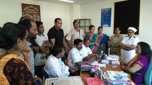 Hindus submitting representation to Dr. Geeta Kakodkar, medical superintendent of Asilo Hospital.