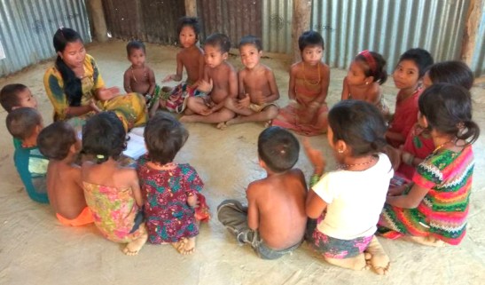 Indigenous children learning their basic education at makeshift school in Bandarban. Dhaka Tribune