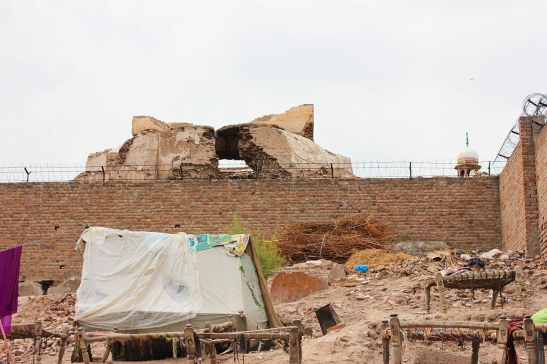 1024px-Prahladpuri_Temple_View